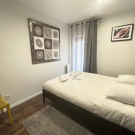 Holiday home Marvel House - Disneyland 5min, Private Parking, Terrace
