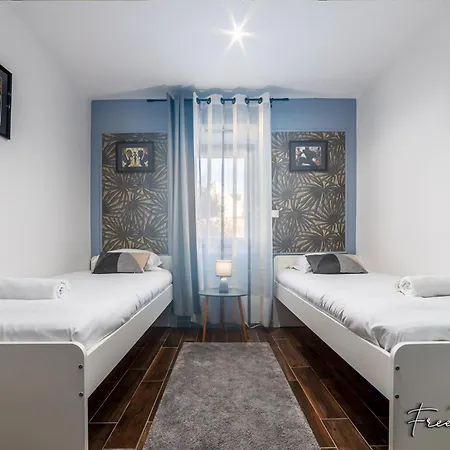 Marvel House - Disneyland 5min, Private Parking, Terrace Holiday home *