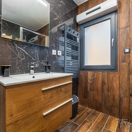 Ferienhaus Marvel House - Disneyland 5min, Private Parking, Terrace Magny-le-Hongre